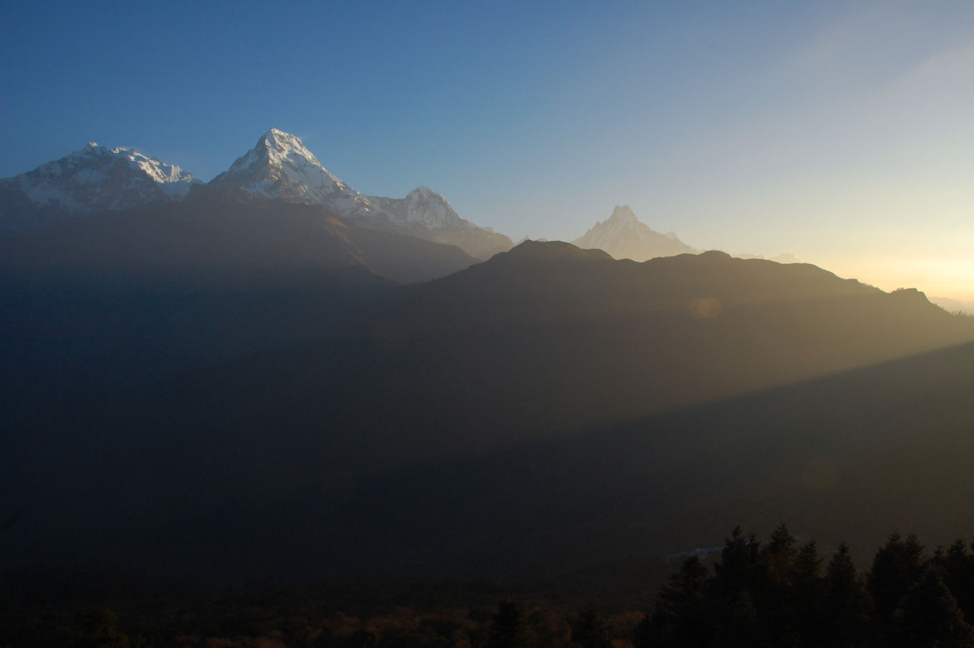 アンナプルナ連峰とマチャプチャレ