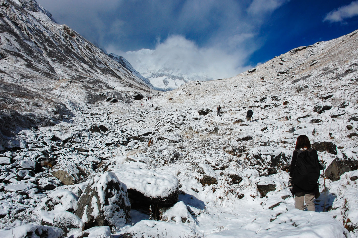 マチャプチャレ・ベースキャンプからアンナプルナベースキャンプへのルート