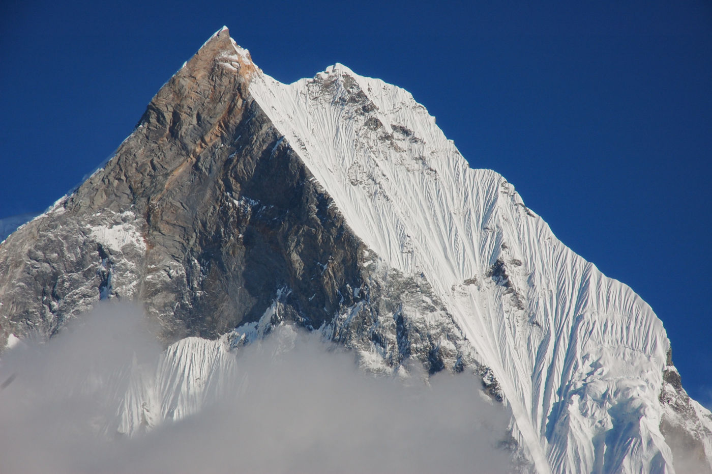 マチャプチャレの西壁