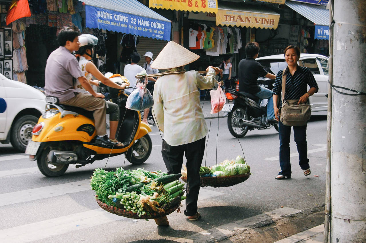 ベトナムでは女性も普通に働いている